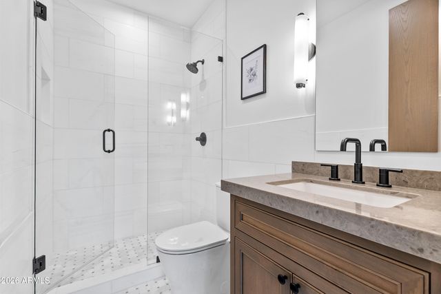 7180 E BELMONT Avenue, Paradise Valley, AZ 85253