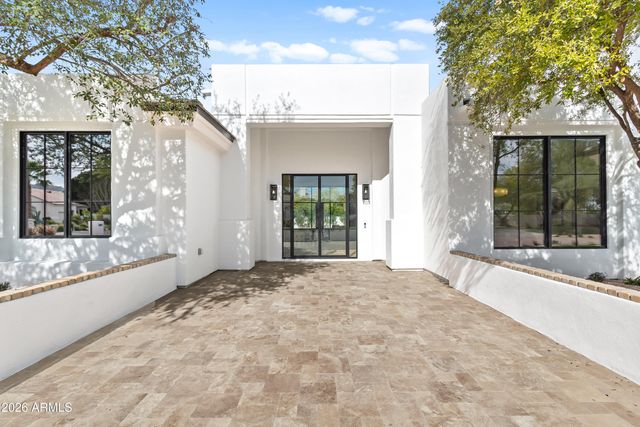 7180 E BELMONT Avenue, Paradise Valley, AZ 85253