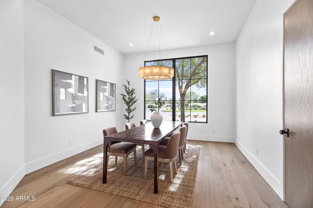 7180 E BELMONT Avenue, Paradise Valley, AZ 85253