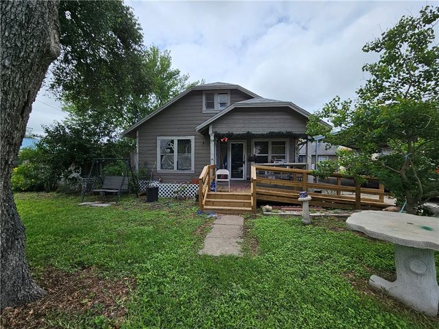 738 W 1st St., Alice, TX 78332