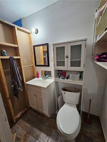 738 W 1st St., Alice, TX 78332