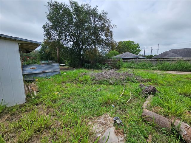 738 W 1st St., Alice, TX 78332