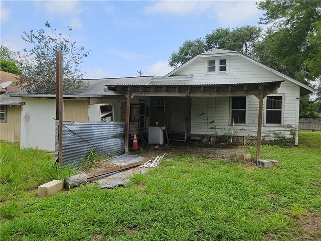 738 W 1st St., Alice, TX 78332