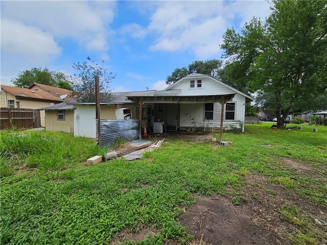 738 W 1st St., Alice, TX 78332