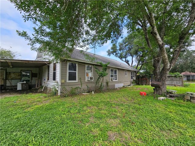 738 W 1st St., Alice, TX 78332