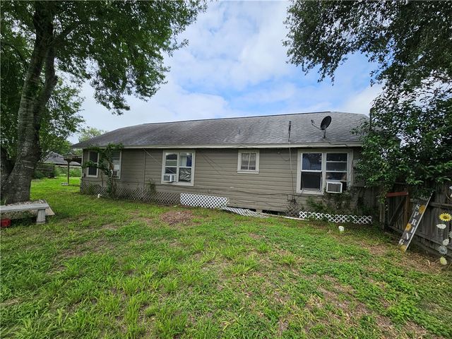 738 W 1st St., Alice, TX 78332