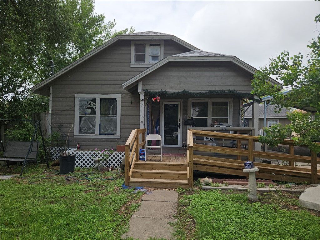 738 W 1st St., Alice, TX 78332