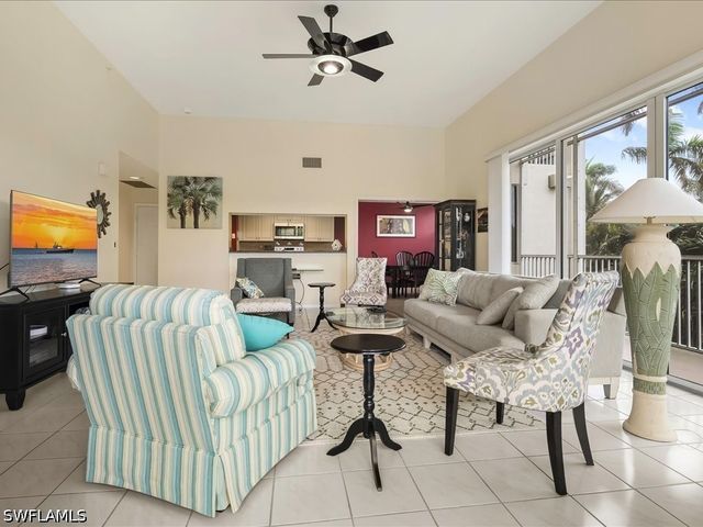 5550 Heron Point DR 105, Naples, FL 34108