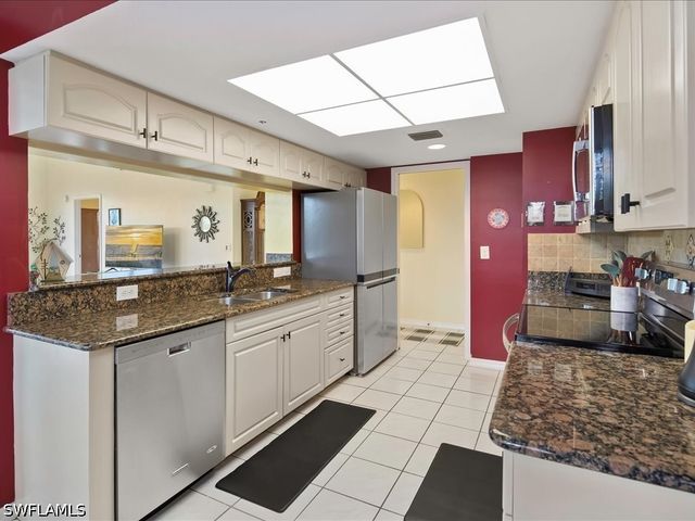 5550 Heron Point DR 105, Naples, FL 34108
