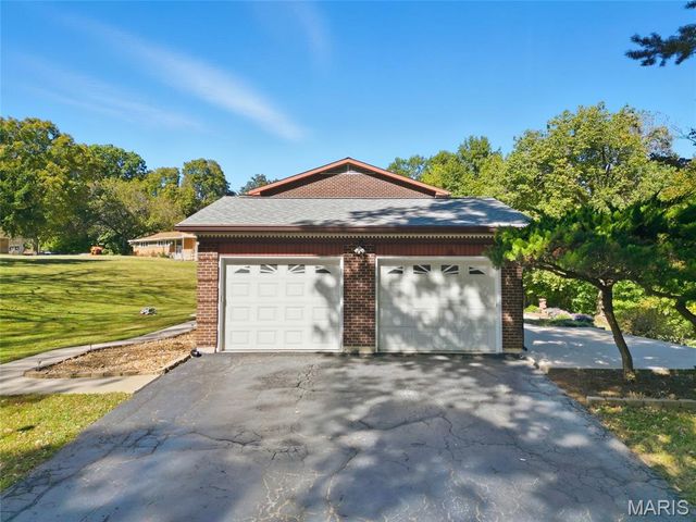 8754 Boverie Drive, Ste Genevieve, MO 63670