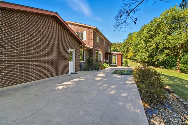 8754 Boverie Drive, Ste Genevieve, MO 63670