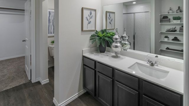 3100 Charleston Drive, Ennis, TX 75119