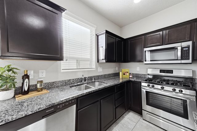 6923 Silver Moon Road NW, Albuquerque, NM 87114