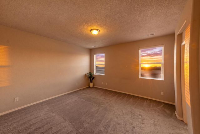 6923 Silver Moon Road NW, Albuquerque, NM 87114
