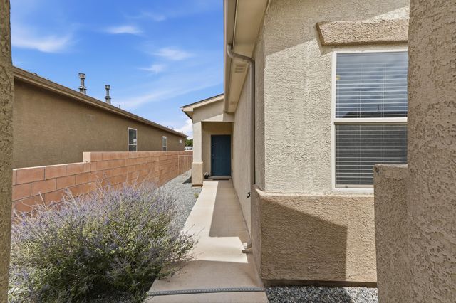 6923 Silver Moon Road NW, Albuquerque, NM 87114