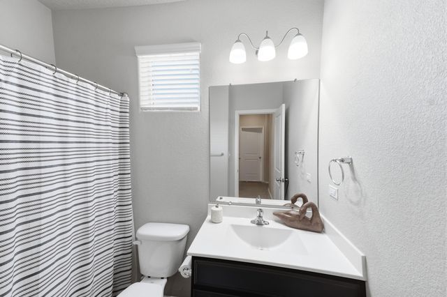 6923 Silver Moon Road NW, Albuquerque, NM 87114