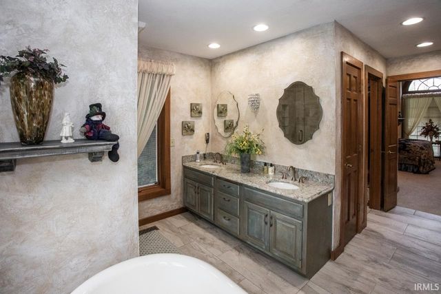 609 Bittersweet Lane, Ossian, IN 46777