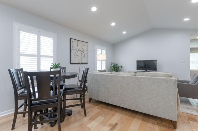 7126 W Prominence Pointe, Bloomington, IN 47404