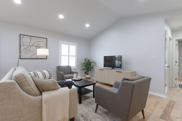 7126 W Prominence Pointe, Bloomington, IN 47404
