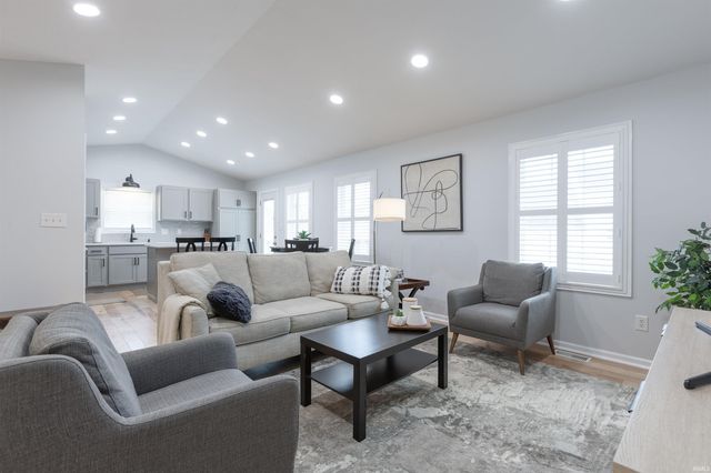 7126 W Prominence Pointe, Bloomington, IN 47404