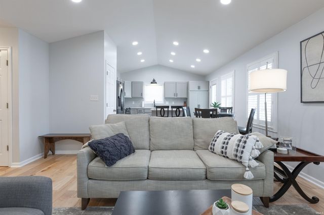 7126 W Prominence Pointe, Bloomington, IN 47404