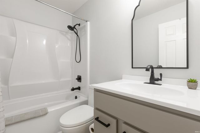 7126 W Prominence Pointe, Bloomington, IN 47404
