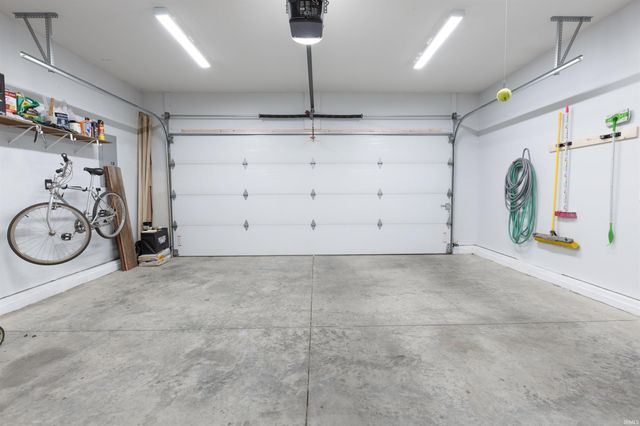 7126 W Prominence Pointe, Bloomington, IN 47404