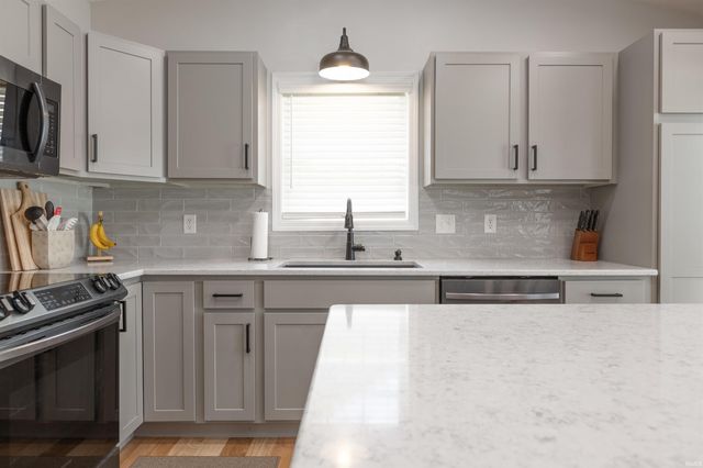 7126 W Prominence Pointe, Bloomington, IN 47404