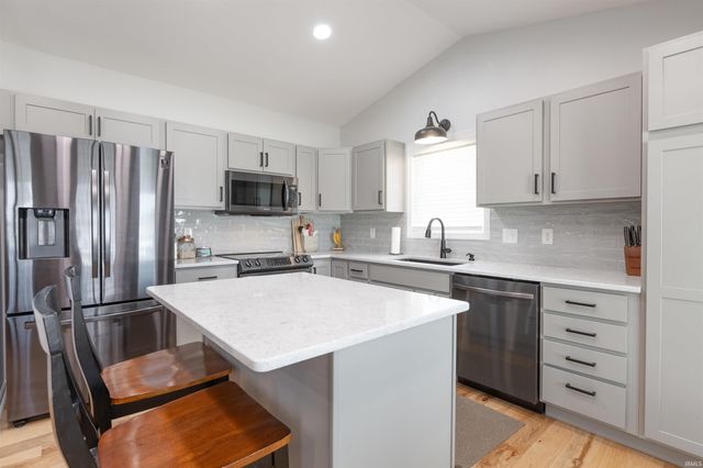 7126 W Prominence Pointe, Bloomington, IN 47404