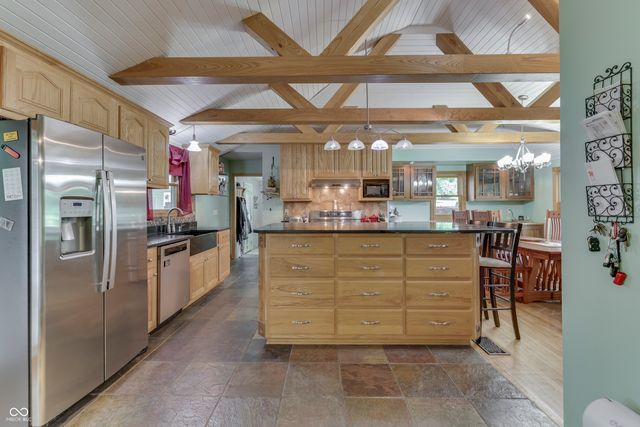5621 W Smokey Row Road W, Greenwood, IN 46143
