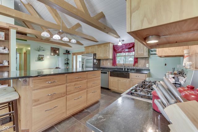 5621 W Smokey Row Road W, Greenwood, IN 46143