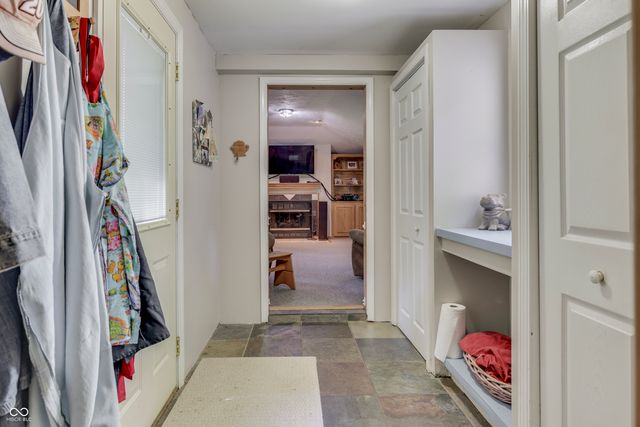 5621 W Smokey Row Road W, Greenwood, IN 46143