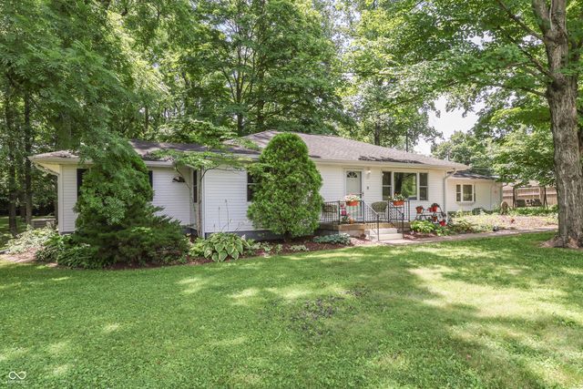5621 W Smokey Row Road W, Greenwood, IN 46143