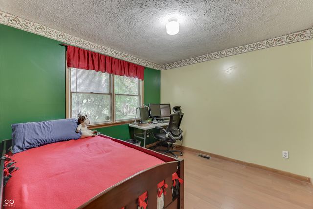 5621 W Smokey Row Road W, Greenwood, IN 46143