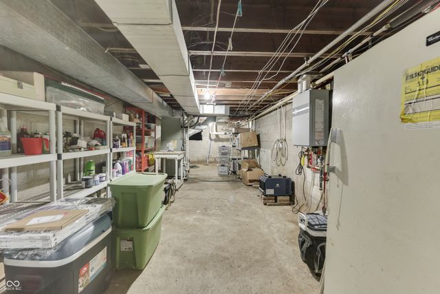 5621 W Smokey Row Road W, Greenwood, IN 46143