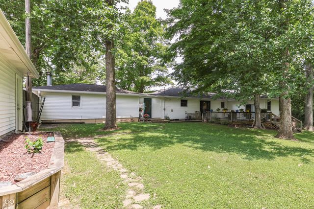 5621 W Smokey Row Road W, Greenwood, IN 46143