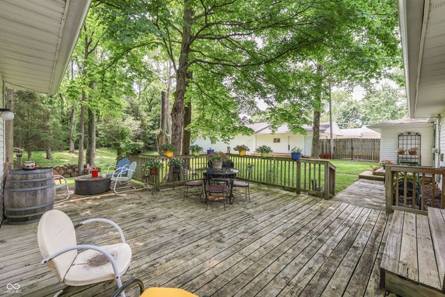 5621 W Smokey Row Road W, Greenwood, IN 46143