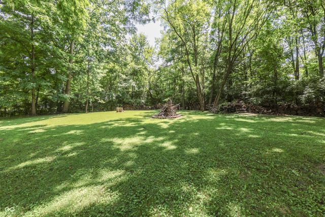 5621 W Smokey Row Road W, Greenwood, IN 46143