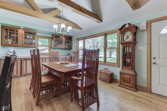 5621 W Smokey Row Road W, Greenwood, IN 46143