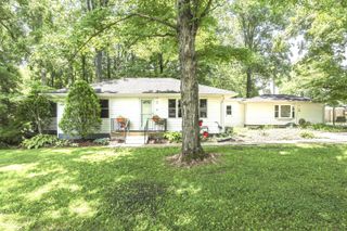 5621 W Smokey Row Road W, Greenwood, IN 46143