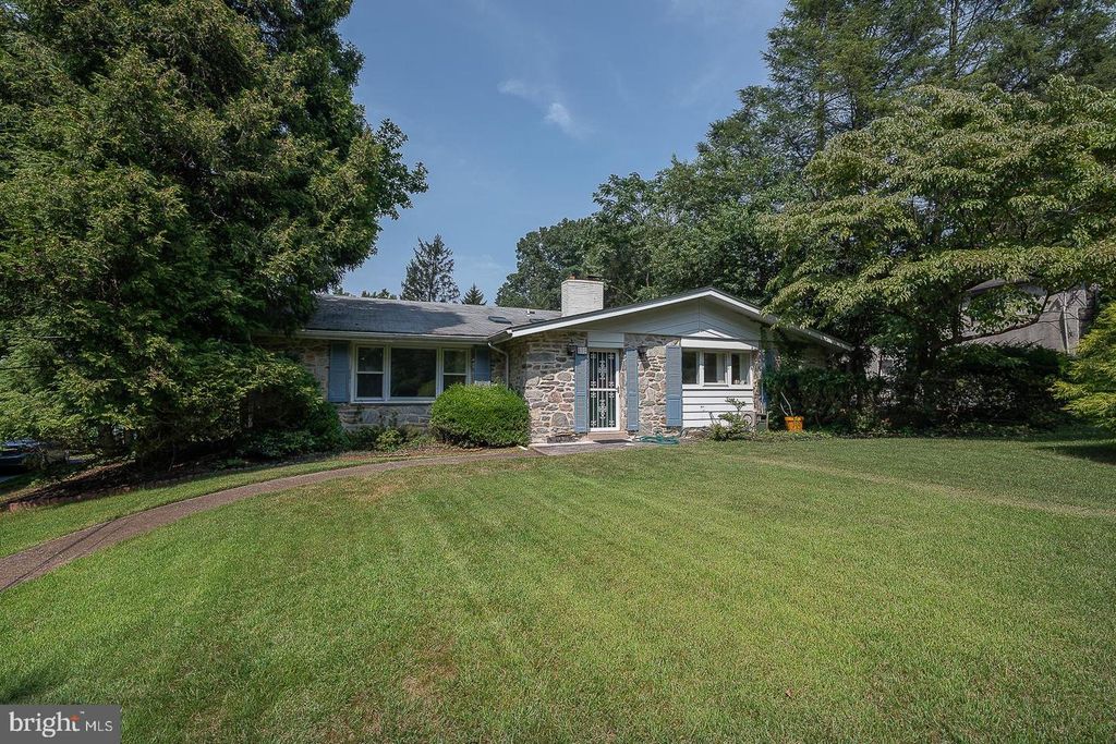 323 HIDDEN RIVER RD, Penn Valley, PA 19072