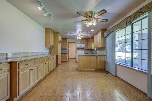 14300 Whippoorwill Vista, Choctaw, OK 73020