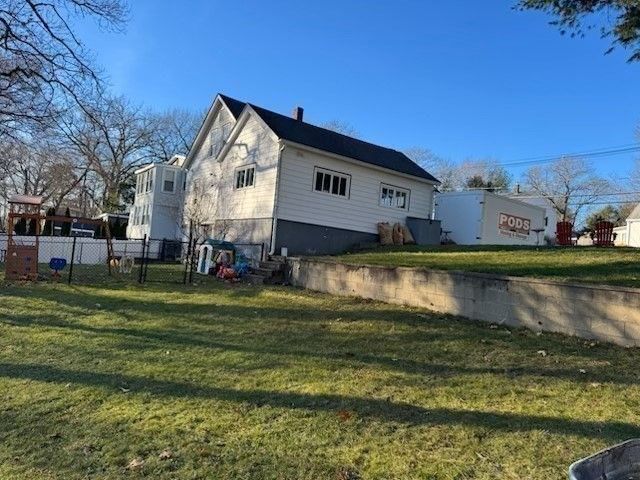 18 Burroughs Road, North Reading, MA 01864