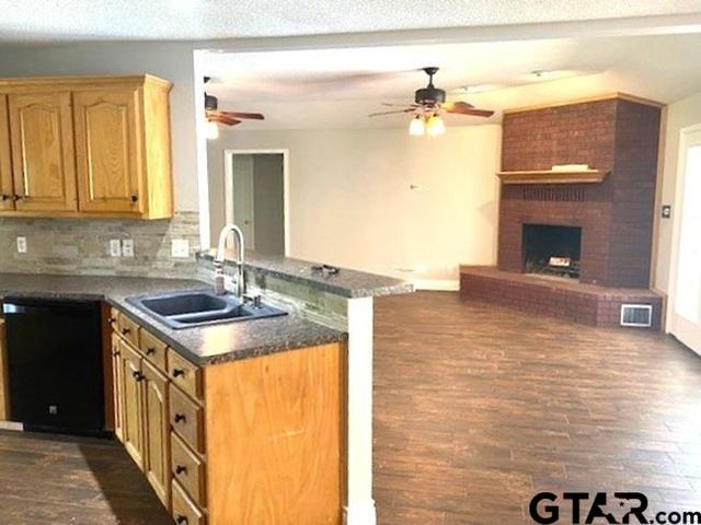 11466 St Hwy 31 E, Murchison, TX 75778