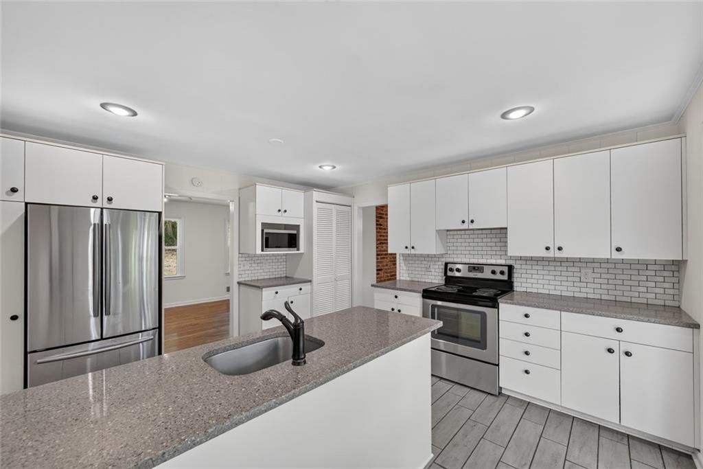 Image 22 of property listing at 3268 N Druid Hills Road, Decatur, GA 30033