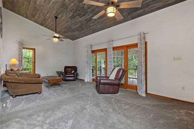 9610 Fox Rd, Mccandless, PA 15237