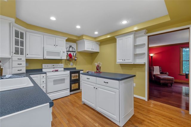 9610 Fox Rd, Mccandless, PA 15237
