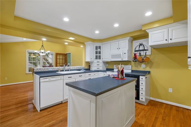 9610 Fox Rd, Mccandless, PA 15237