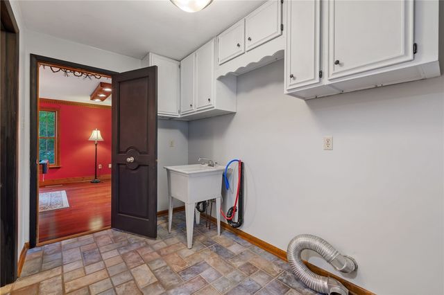 9610 Fox Rd, Mccandless, PA 15237