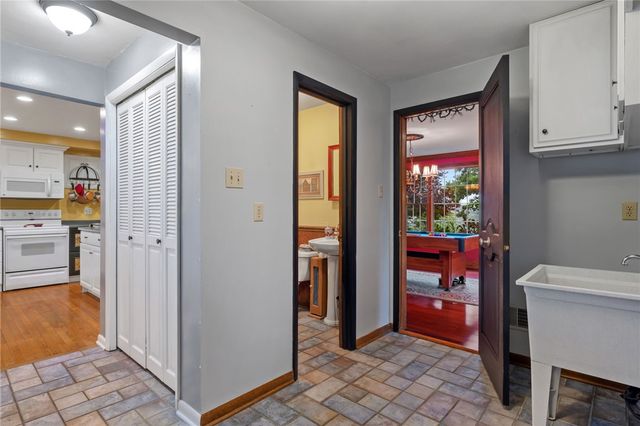 9610 Fox Rd, Mccandless, PA 15237